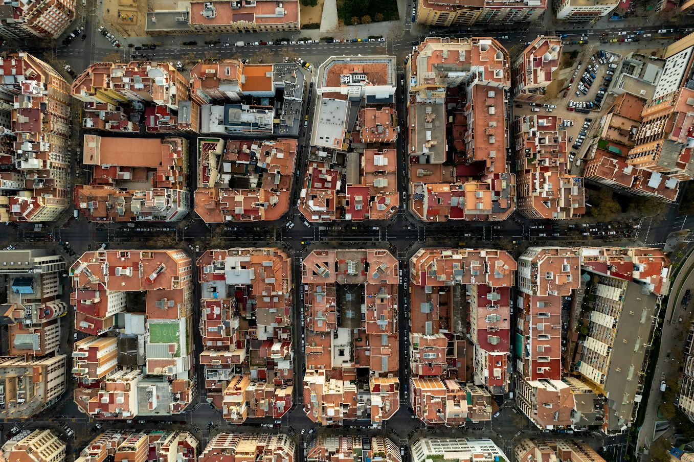 Foto aérea de Barcelona de Serghei Adam (@adamsterdomi) en Unsplash